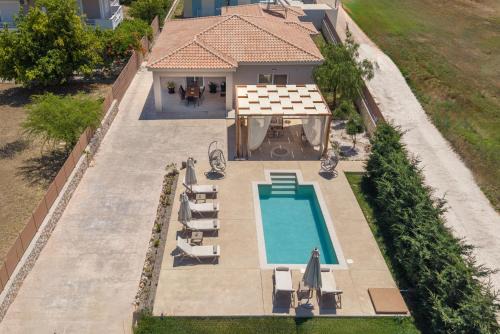 Agrilia Villa | Villa Nicoldia with private pool near Laganas