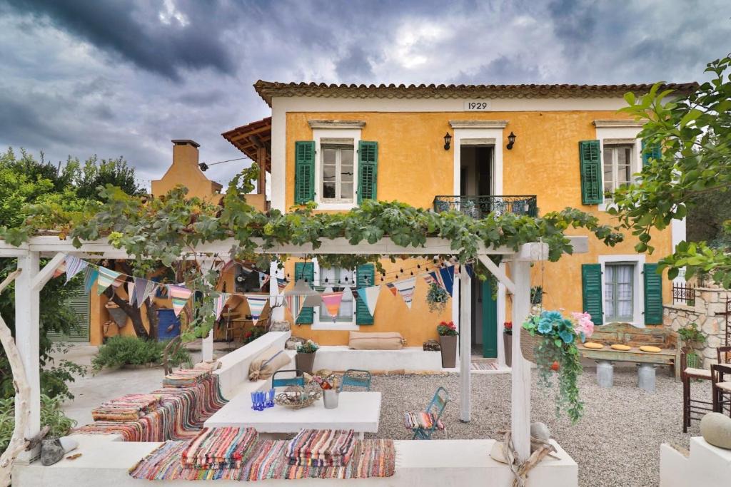 Neromilos House | Villa Ochre - Rustic Retreat
