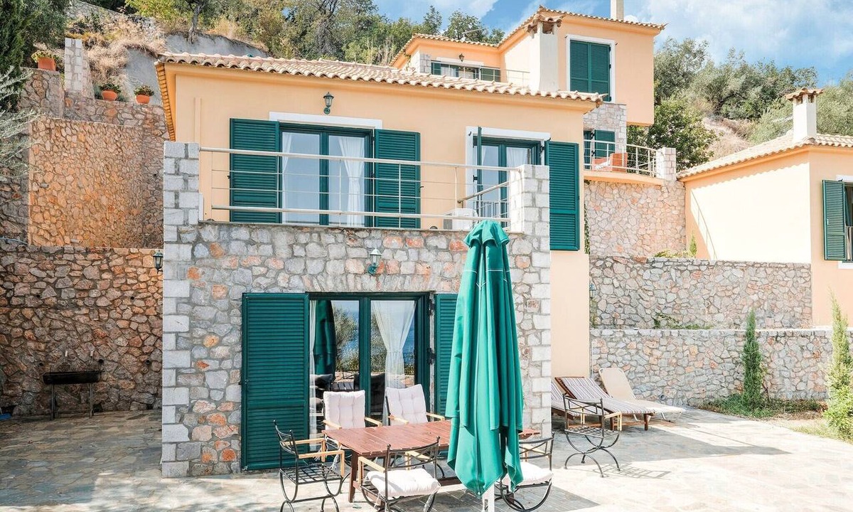 Livadi House | Villa on Arcadian Coast near Kissakas Beach