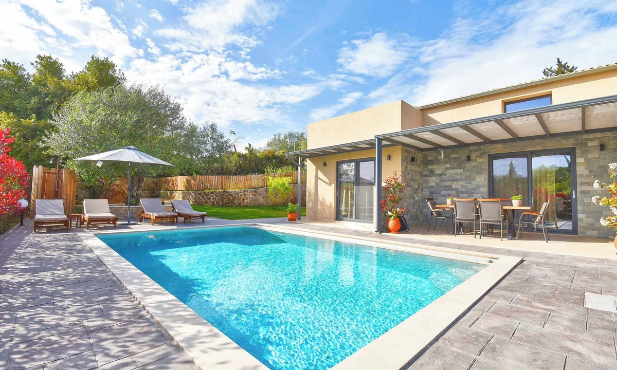 Limni Villa | Villa Oras Contessa - Three Bedroom Villa, Sleeps 6