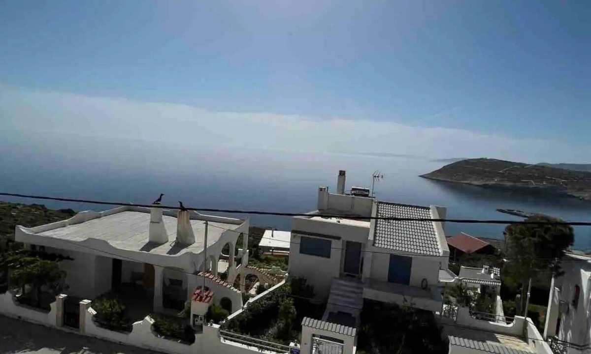Kaki Thalassa House | Villa over the Aegean waves