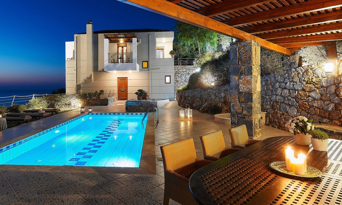 Drosia Villa | Villa Pitho - Only 600m from the beach