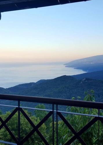 Agia Villa | Villa Sklithro in the heart of the forest with magnificent view of the sea just 10 minutes from it