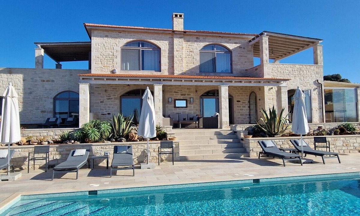 Atsipópoulon Villa | Villa Stella absolute privacy in a secluded location with Heatable pool