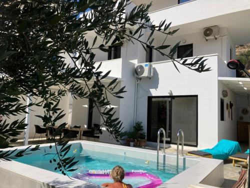 Pefki Villa | Villa 'Tην αιώνια φωτιά' with private pool & jacuzzi close to the beach