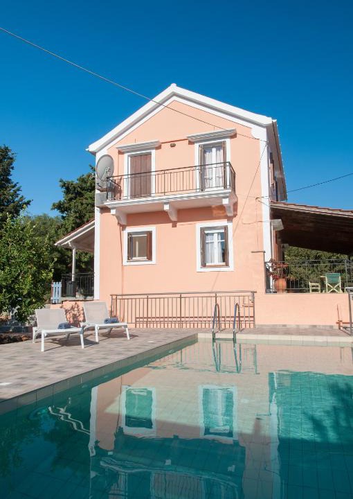 Antipata Villa | Villa Tettix (Τέττιξ)