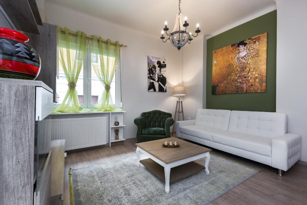 Plaka Apartment | Vintage Apartment in the Heart of Plaka