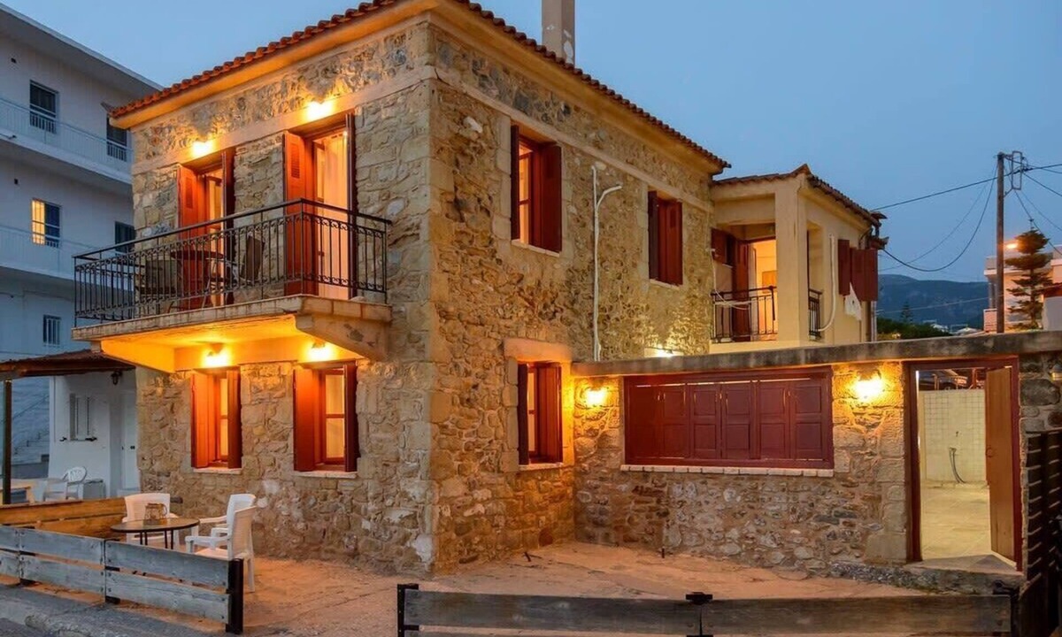 Avia House | Waveside Sanctuary - Luxurious Seastone Villa