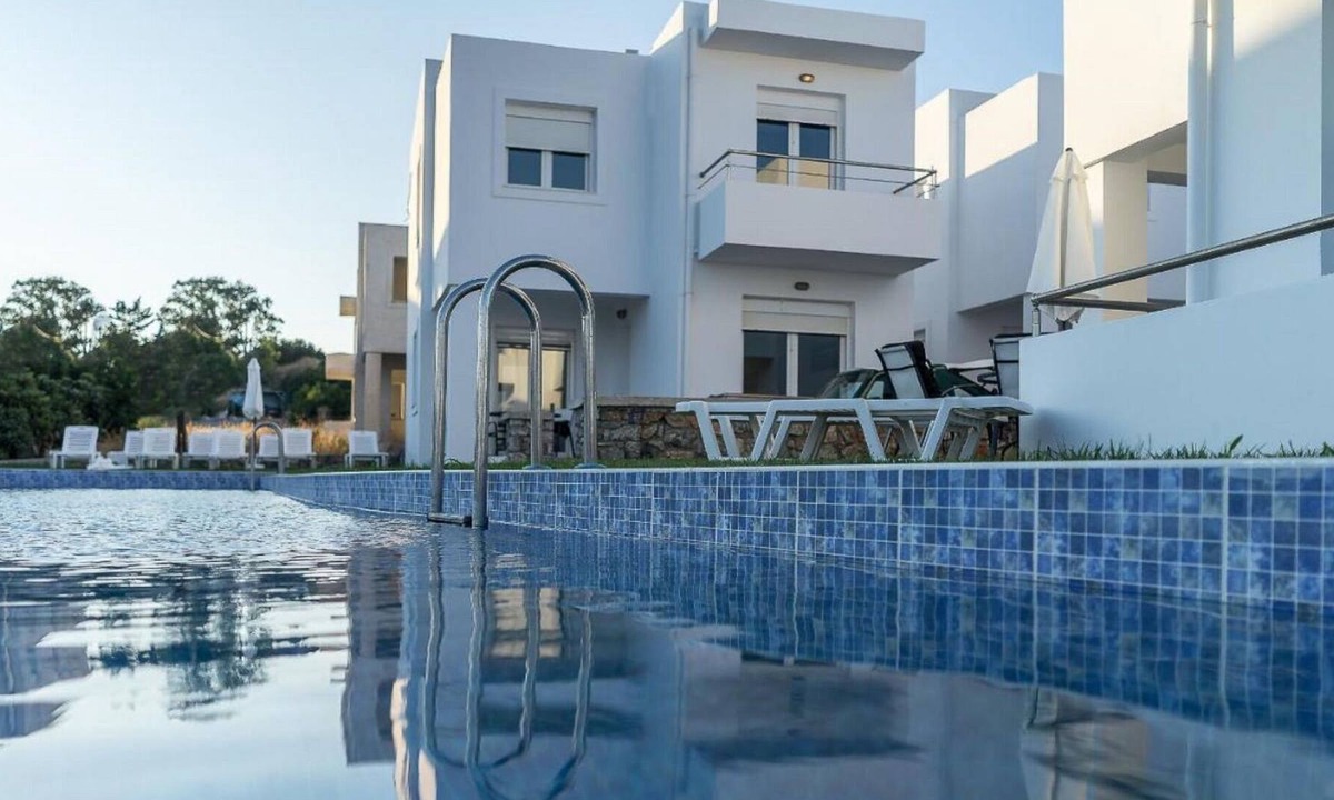 Gennadi House | Welcoming Holiday Home in Gennadi with Shared Swimming Pool