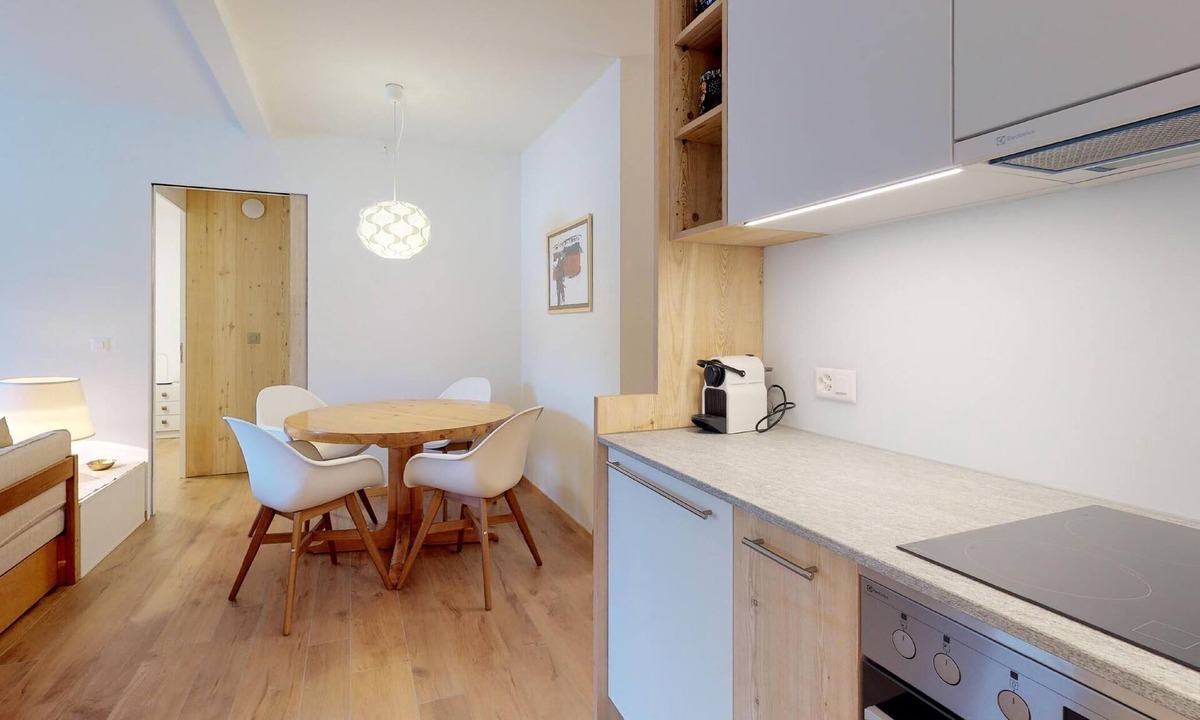 St. Moritz Apartment | Well located apartmenthouse with sideview of the lake of St.