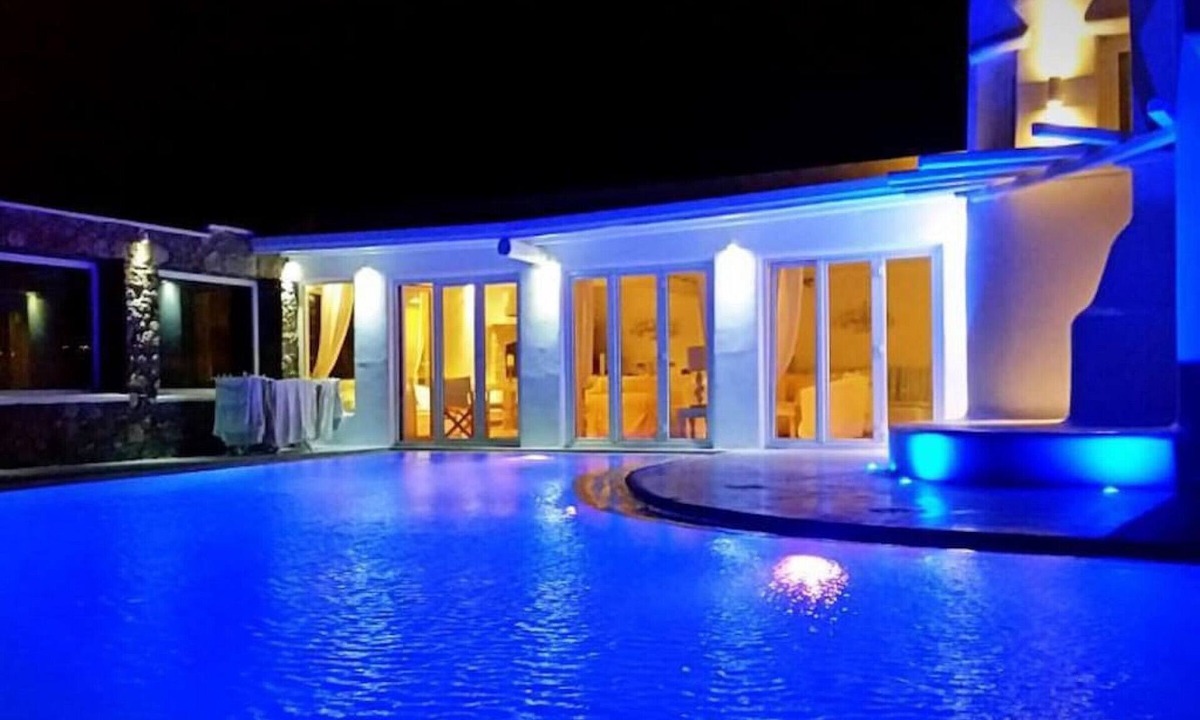 Kalafatis Villa | White Villas · Villa Millio in Kalafatis - 2 beaches 1min walk