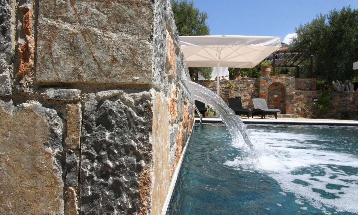 Istron Apartment | Wohnung mit Pool im Blumenparadies by Interhome