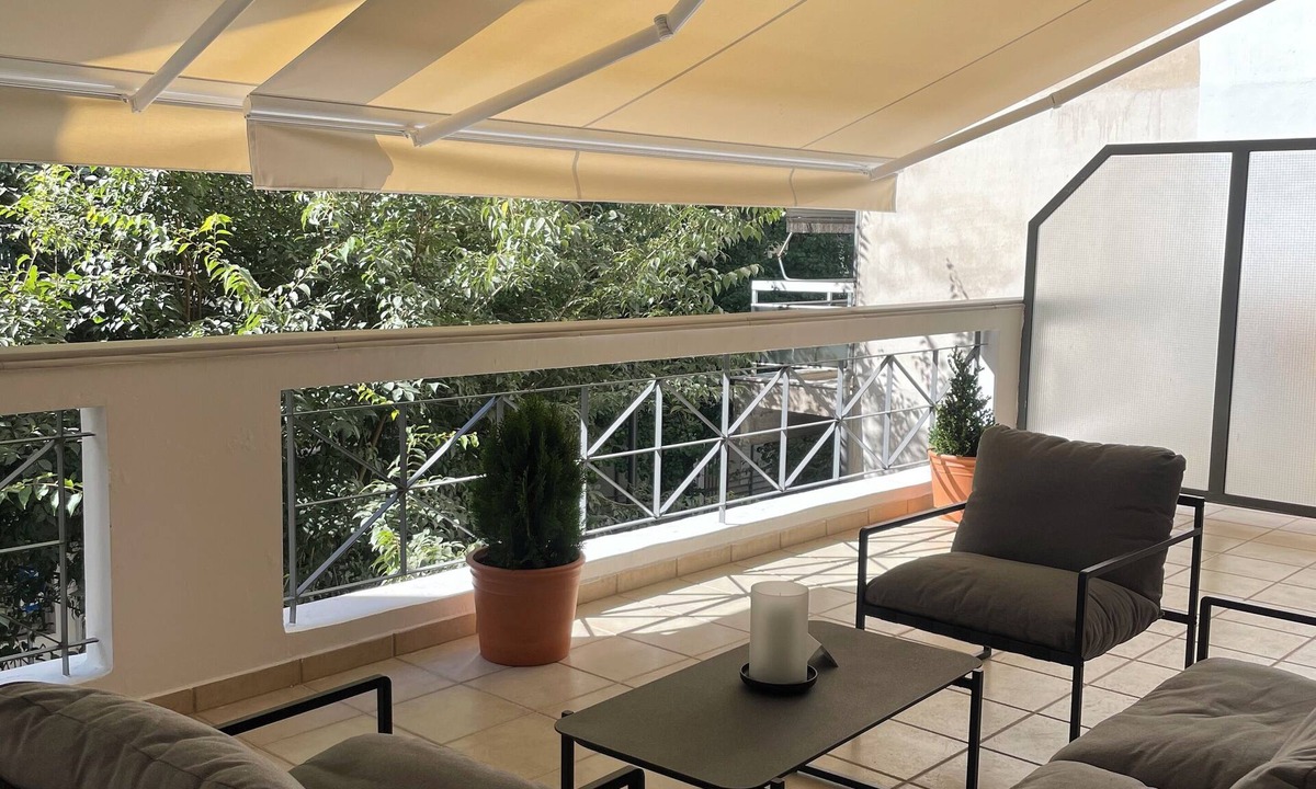 Larissa Apartment | Wonderful central apartment with private parking space.
