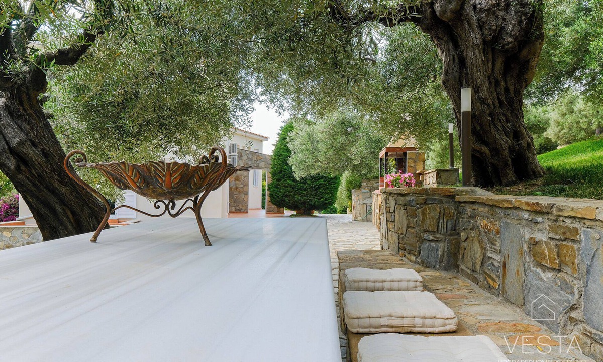 Elia Nikitis Apartment | Yiasemi open-plan Suite, near Lagomandra beach