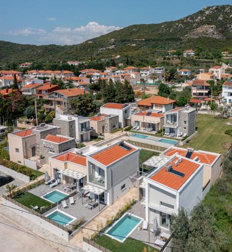 Nea Iraklitsa Hotel | Yuka Villas Collection