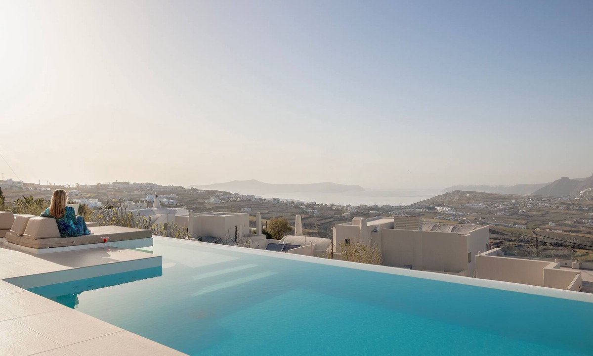 Pyrgos House | Zannos Luxury Suites by Zannos Collection