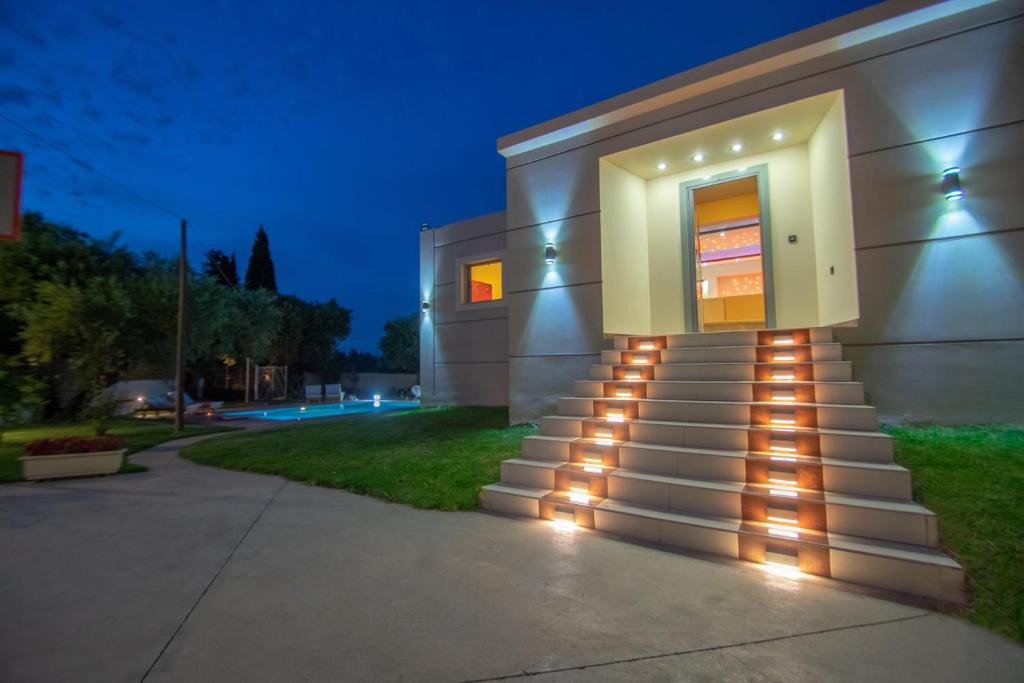 Agia Marina Villa | Zante Lagos holiday homes Treehouse and Villa