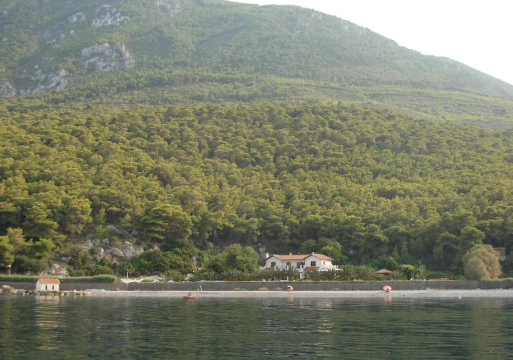 Phocis Region Apartment | Zen Cottage on the Beach