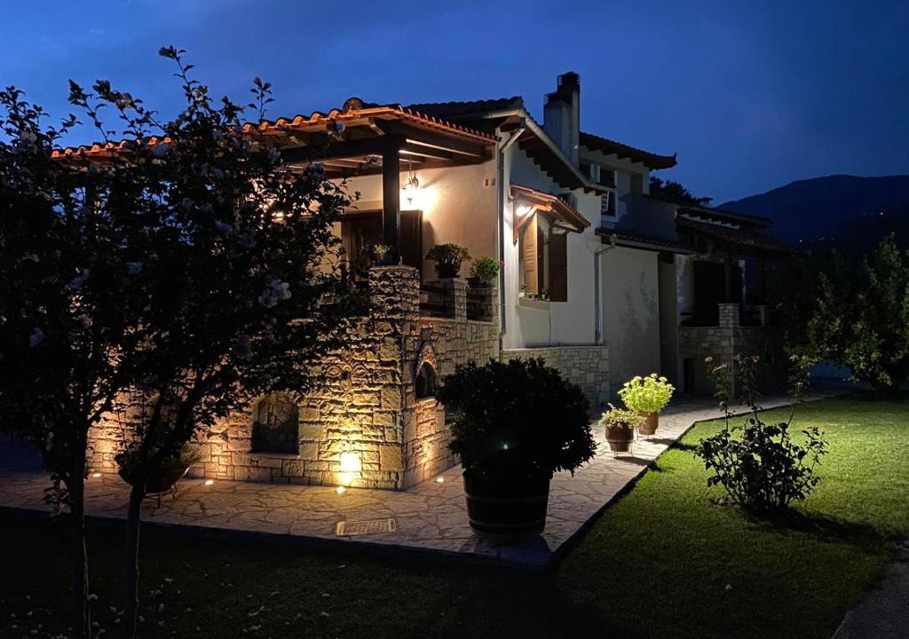 Ano Lechonia House | ZENIA Pelion garden house