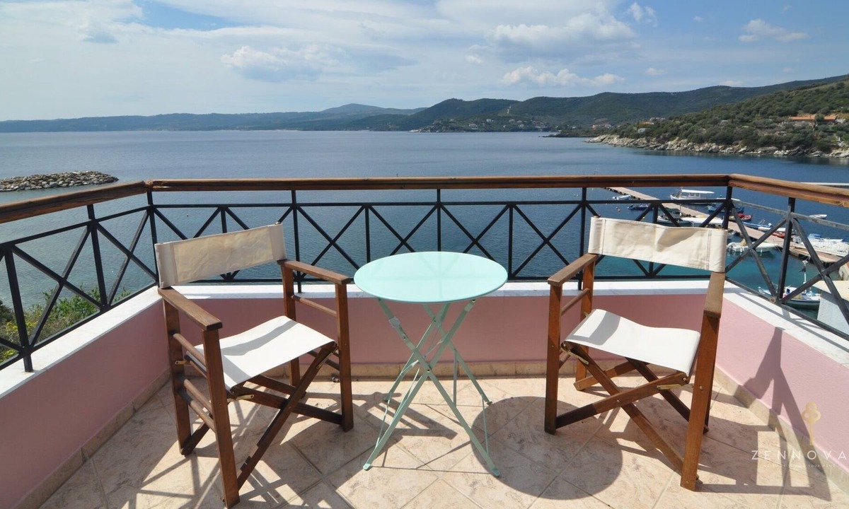 Pirgadikia Apartment | Zennova #42 Pirgadikia Sky & Sea Home