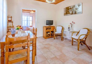 1 bedroom apartment, walking distance to amenities