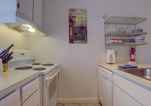 13 Lodge - Beautiful Condo, River Views, Steps to Downtown, Heart of Hood River in Hood River