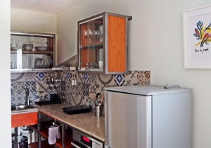 2 apartments sharing garden and pool