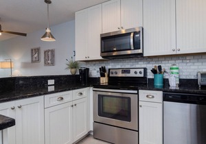 2 BR condo in Sand Pebbles w ocean views! in Carolina Beach