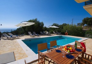 215 m² Villa ∙ 3 bedrooms ∙ 7 guests