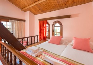 3 Bedroom Peaceful Villa - "Villa Marianna B"