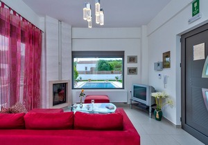 A 4-bedroom villa with a private pool, 1500 meters from the sandy beach