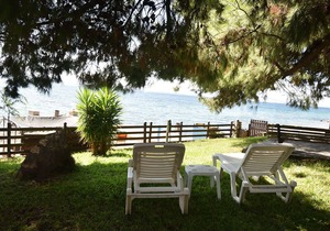 A groundfloor beachfront apartment at Metamorfosi Sithonia for 5 guests