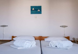 Agnadi Syros Beachfront Studios & Rooms