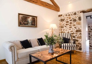Alia house