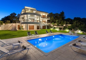 Amaltheia villa with private pool