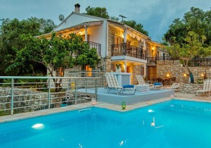 Angelina Villa - Four bedroom traditional Paxos villa