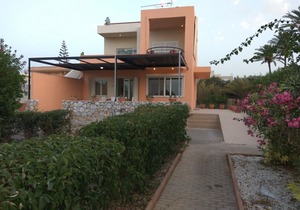 Apartment 100 m from the sandy beach of Gerani, ideal point to explore W. Crete