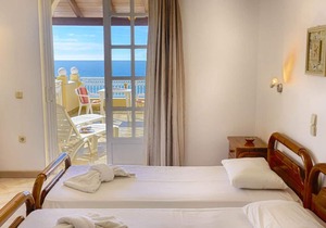 Apartment for 2 people with a beautiful sea view just 50m from the beautiful sandy beach