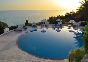 Apartments mit Pool Maria am Agios Gordios Strand