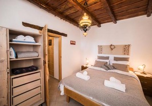 ARADENA TRADITIONAL House 2