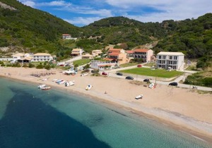 Armikes Beachfront Suites Afionas