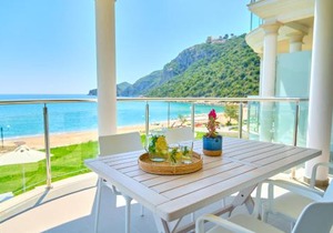 Armikes Beachfront Suites Afionas