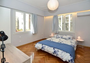 Athens' heart Syntagma metro apartment
