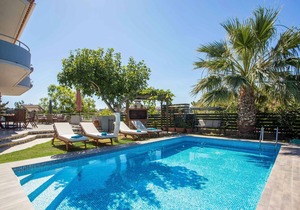 Athina's Pool Villa