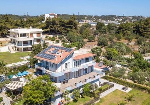 Athina's Villa with heated pool