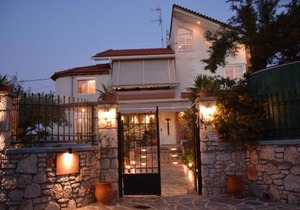 Athina's Villa with heated pool