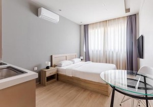 #Aura Studios & Suites V9-10