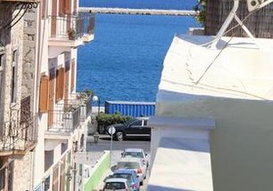 Avra Rooms Syros
