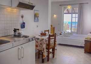 Beachfront apartment with sea views - Agios Georgios Pagon