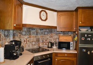 Beautiful Summer house in Pyrofania complex with large garden, next by the sea